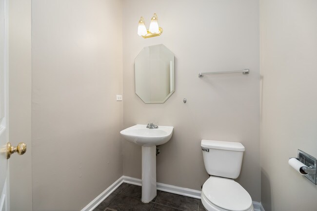 Building Photo - 3071 Autumn Lake Dr