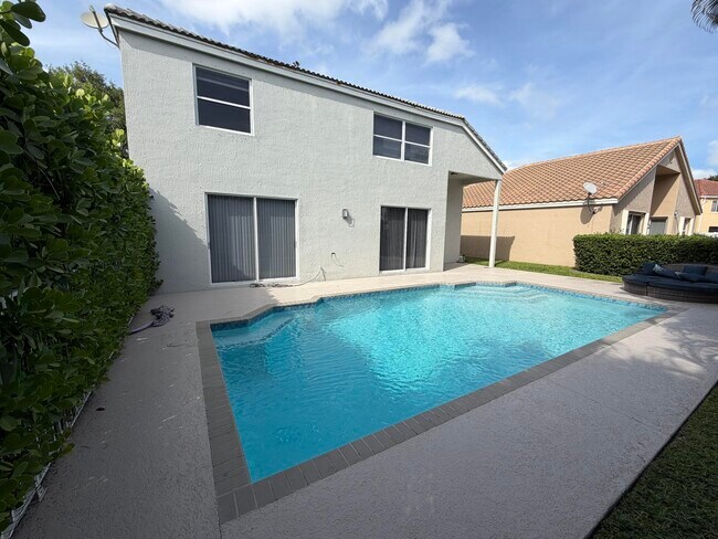 Building Photo - 6330 NW 80th Dr