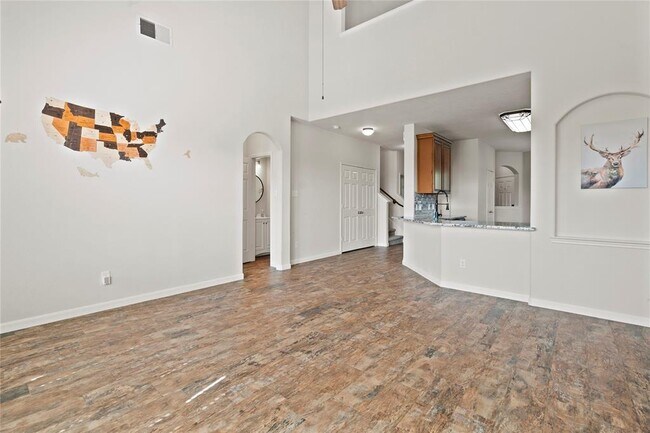 Building Photo - 8243 Mandalay Bay Dr