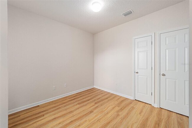 Building Photo - 4570 SW 52nd Cir