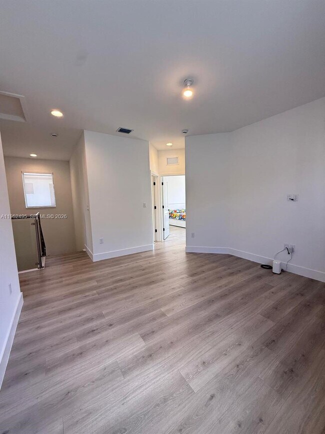 Building Photo - 5816 Agostino Way