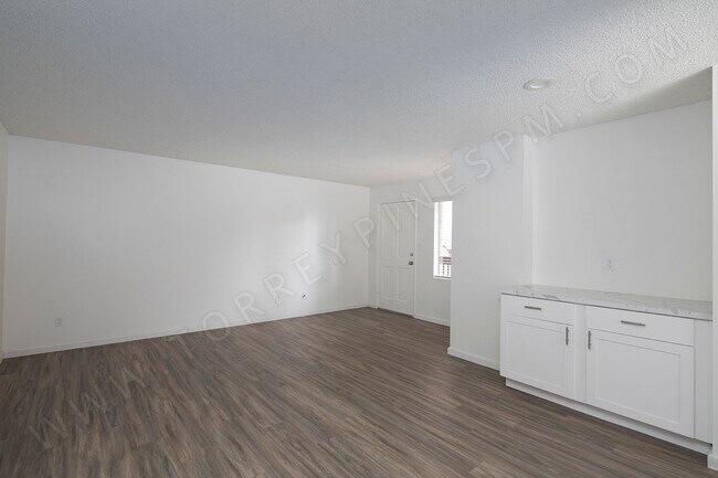 Building Photo - *OPEN HOUSE: 8/30 2:30-3:30PM* Gorgeous 2B...
