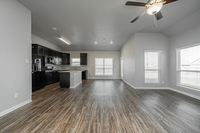 Building Photo - 602 Hollyhock Dr