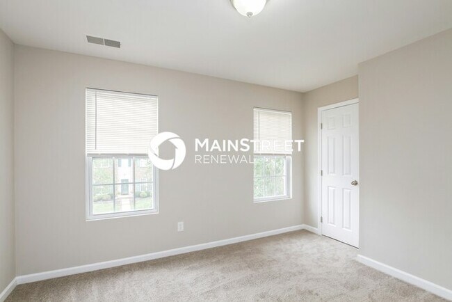 Building Photo - 4 Bedroom Pet-Friendly Home in Huntersville, NC with Main Street Renewal