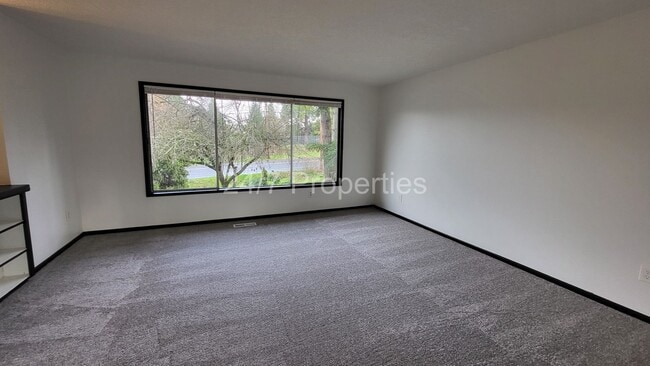 Building Photo - 3BD I 2BA Home w/ Large Yard - Beaverton!
