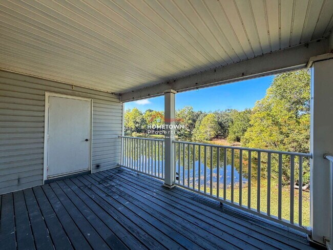 Building Photo - 1500 E Johnson Ave