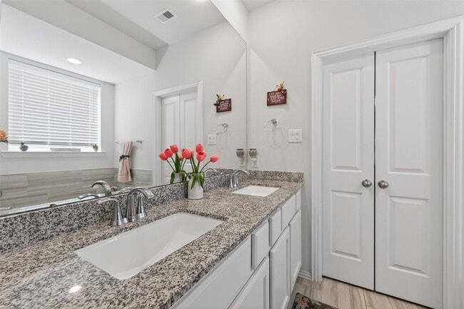 Building Photo - 15006 Eves Necklace Ct