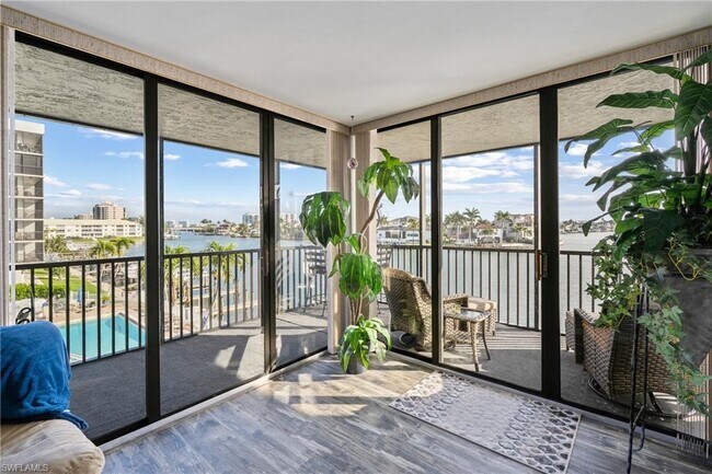 Building Photo - 10420 Gulf Shore Dr