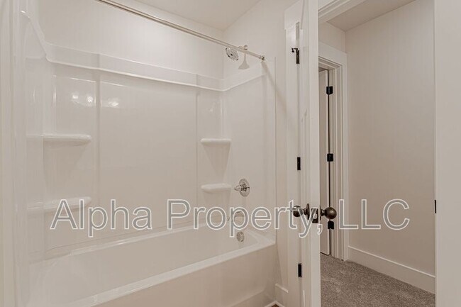 Building Photo - 1554 Shallons Ct