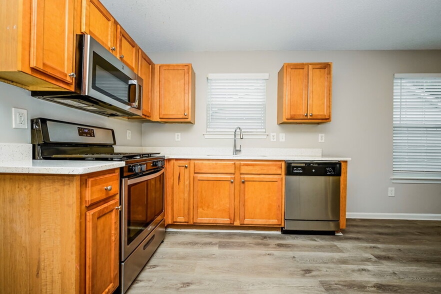 Building Photo - 62 Lake Crossing Ct