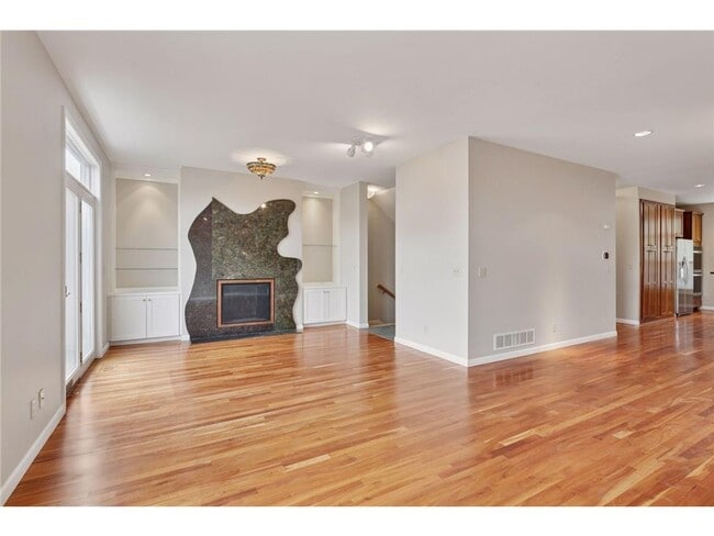 Building Photo - 226 Ridgewood Ave