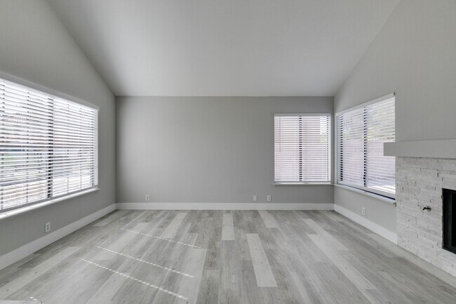 Building Photo - 91 Trevor Dr