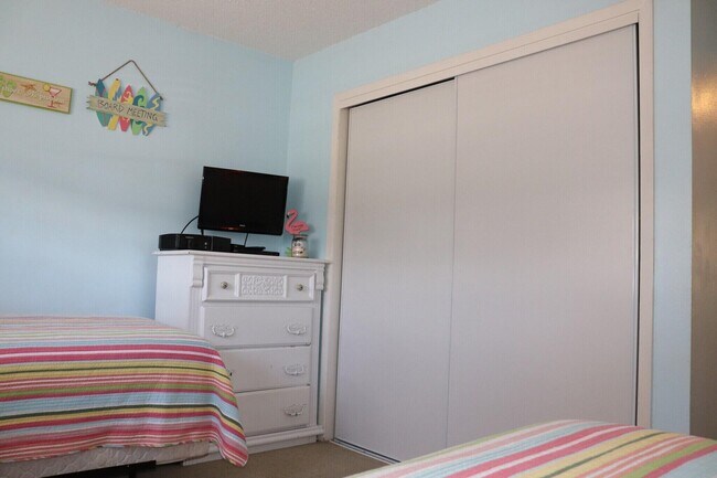 Building Photo - 375 Bluefish Dr