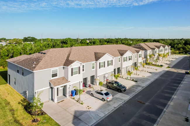 Building Photo - 11833 Mountain Retreat Ln