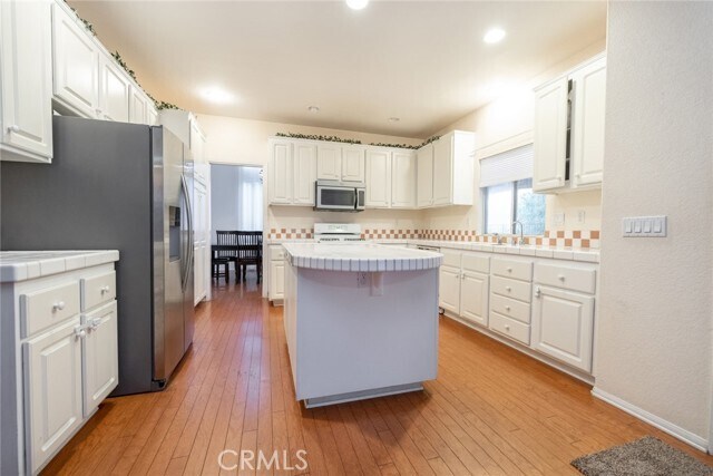 Building Photo - 3655 Shandin Dr