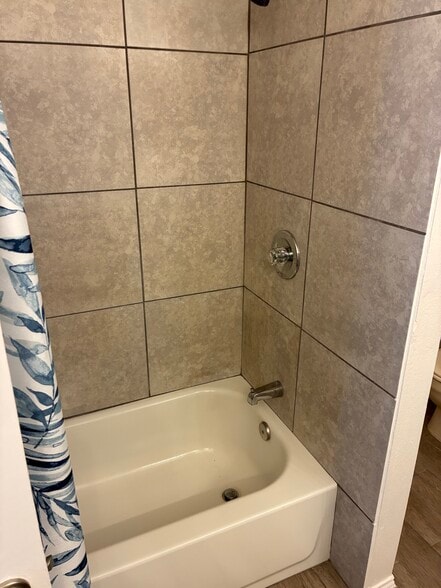 Building Photo - 509 Crowley Rd