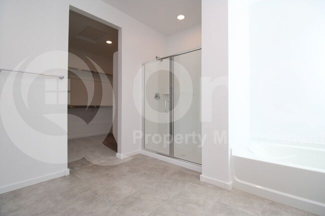 Building Photo - 4524 S 111th Ave
