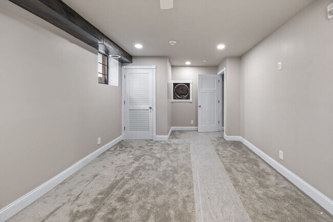 Building Photo - Thiel on 9th