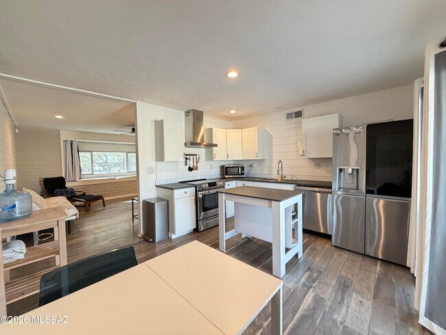 Building Photo - 8271 E Kenyon Dr