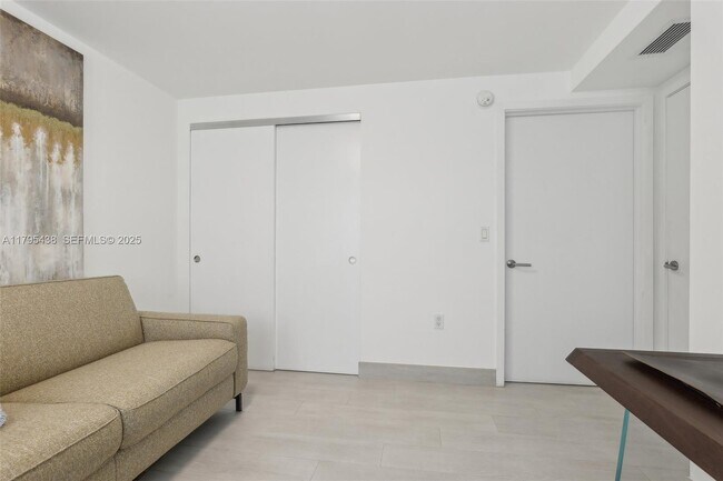 Building Photo - 6620 Indian Creek Dr