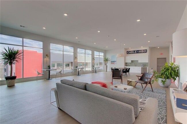 Building Photo - 4361 S Congress Ave