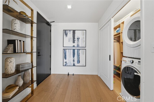 Building Photo - 1050 S Grand Ave