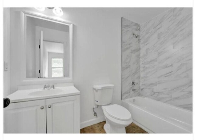 Building Photo - 803 Goodwyn St