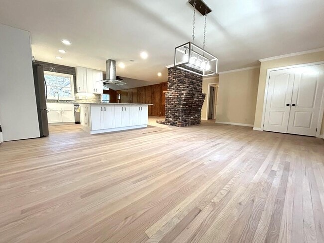 Building Photo - 1267 Arborvista Dr NE