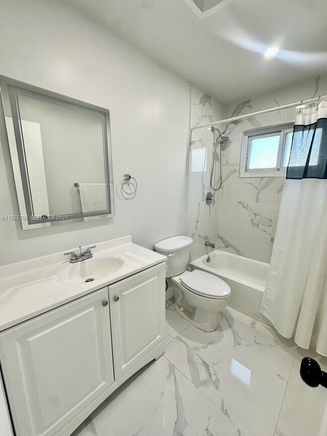 Building Photo - 4681 SW 26th Terrace