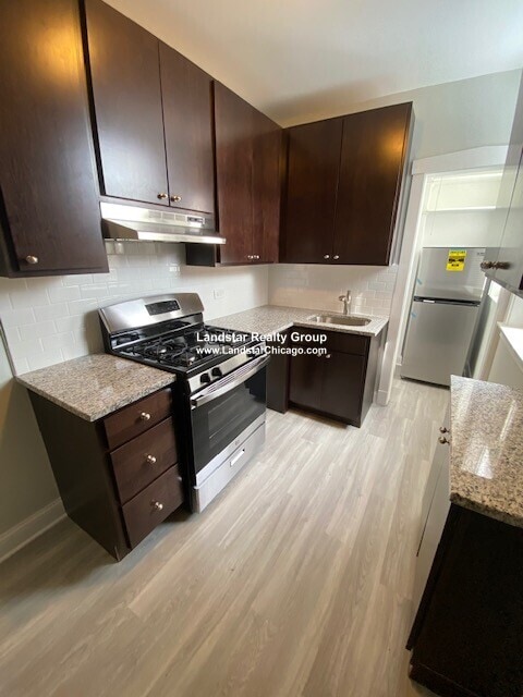 Building Photo - 1608 W Olive Ave