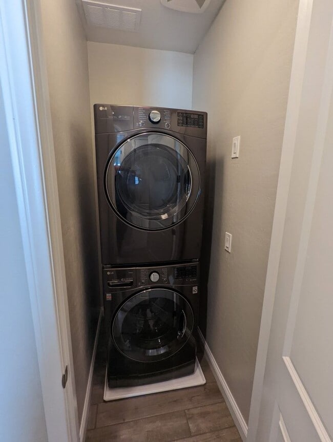 Building Photo - 11657 Bearpaw Meadow Ave