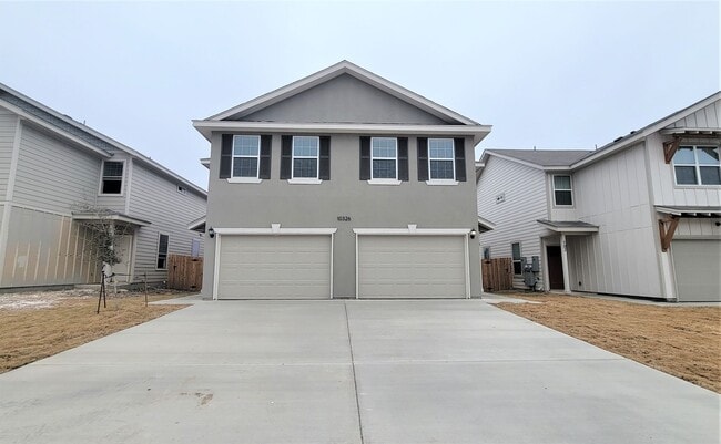 Building Photo - Lynwood Village Townhome - Move-in Ready