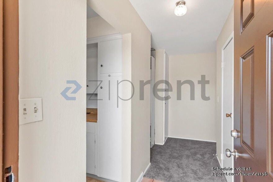 Building Photo - 1385 Vernal Dr