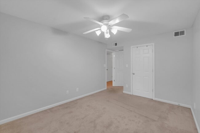 Building Photo - 739 N Hite Ave