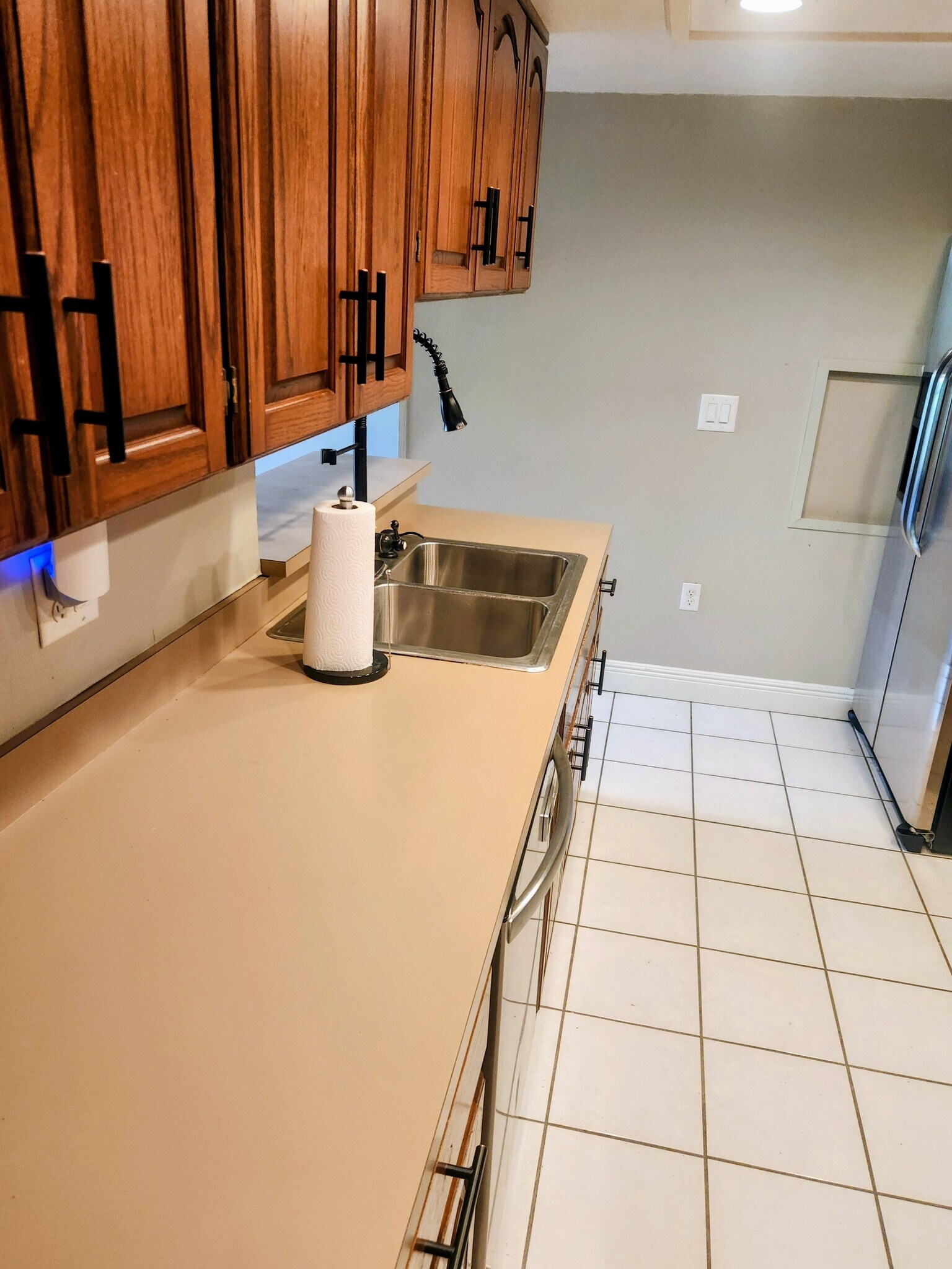Kitchen - 2025 Sylvester Rd