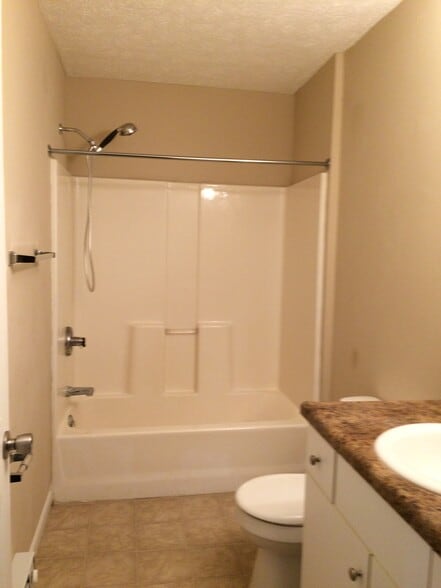 Building Photo - 1109 S Rogers St