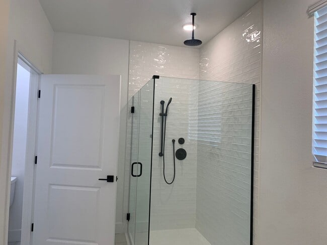 Building Photo - Brand NEW 4 bedroom 1 story home Rancho Co...