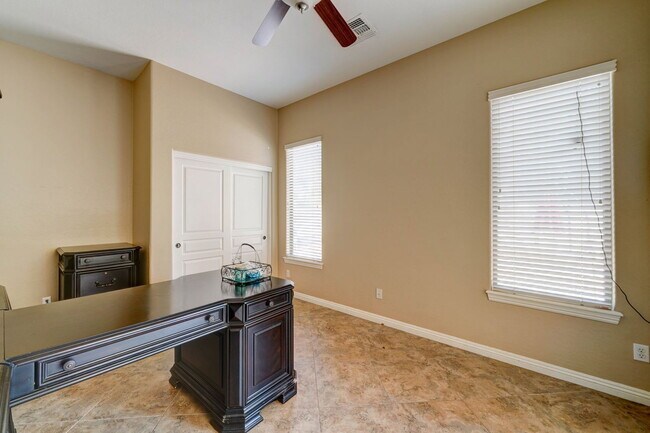Building Photo - 4221 S Danyell Dr