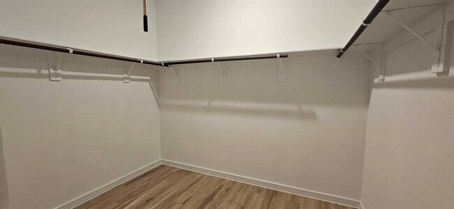 Building Photo - 8411 Bay Rdg Cir