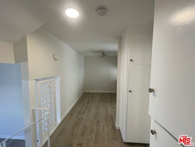 Building Photo - 525 S Osage Ave