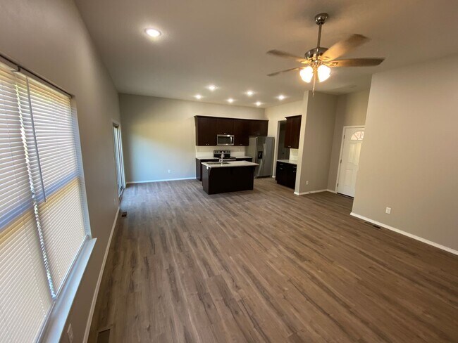 Building Photo - Great spacious home in Willard