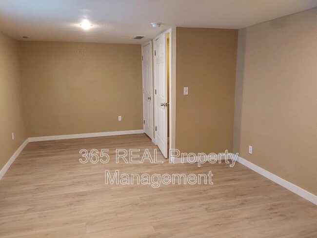 Building Photo - 1417 12th Ave