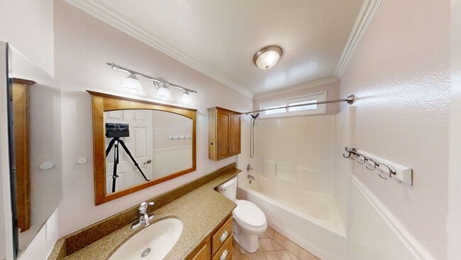 Building Photo - Beautiful 2 story 4 bed/2.5 bath Home in Y...