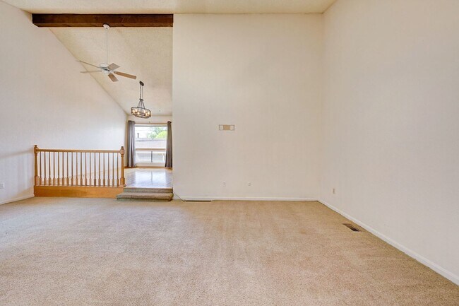 Building Photo - $2,350 - 2 Bed, 2 Bath Townhome in Lakewoo...