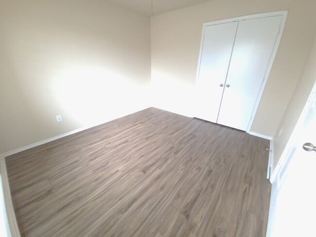 Building Photo - $2050  Large, single story Lancaster House