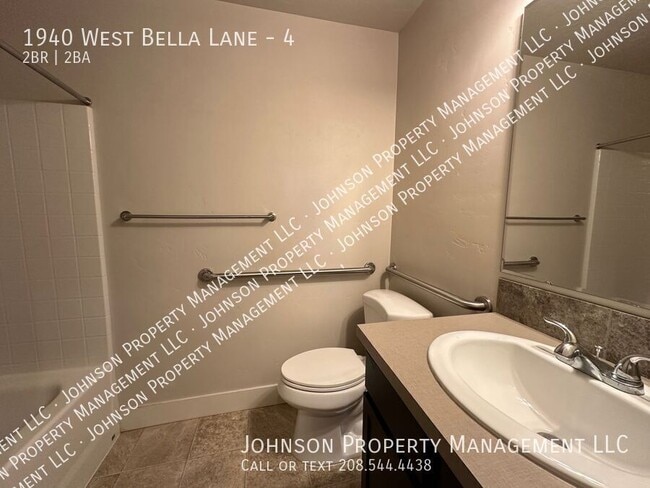 Building Photo - 1940 W Bella Ln