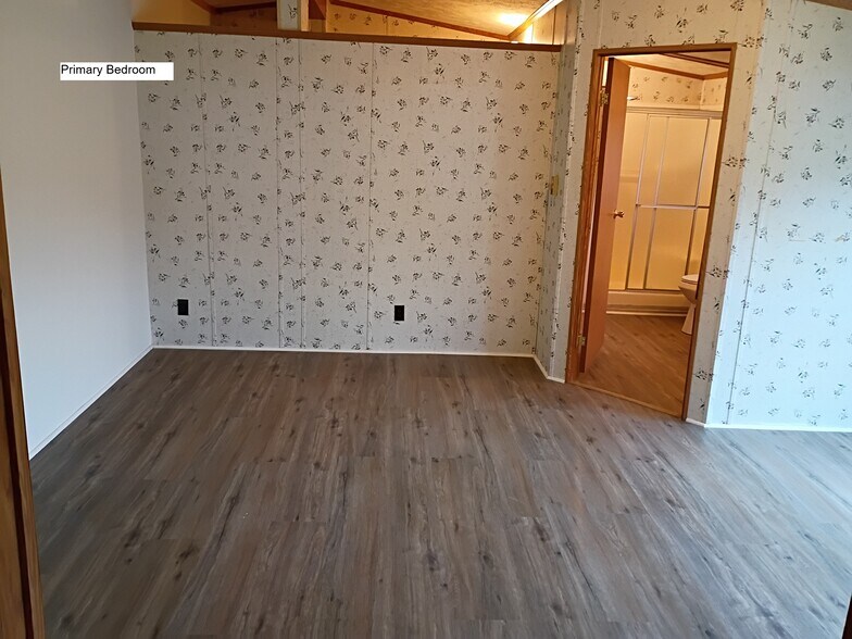 Building Photo - 828 Shepherdstown Pike