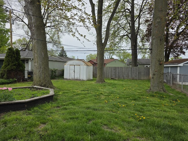 Building Photo - 26051 Alger St