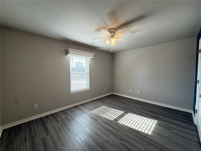 Building Photo - 1808 Lancaster Dr