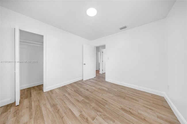 Building Photo - 6044 Funston St